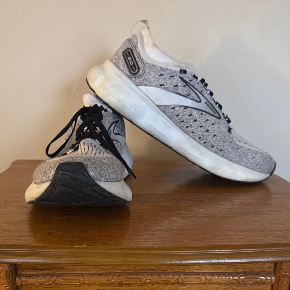 Brooks Glycerin Gray and White Athletic Shoes
